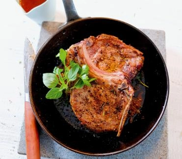 schweinskotletts-pfeffer-balsamico-sauce-2018 20 1